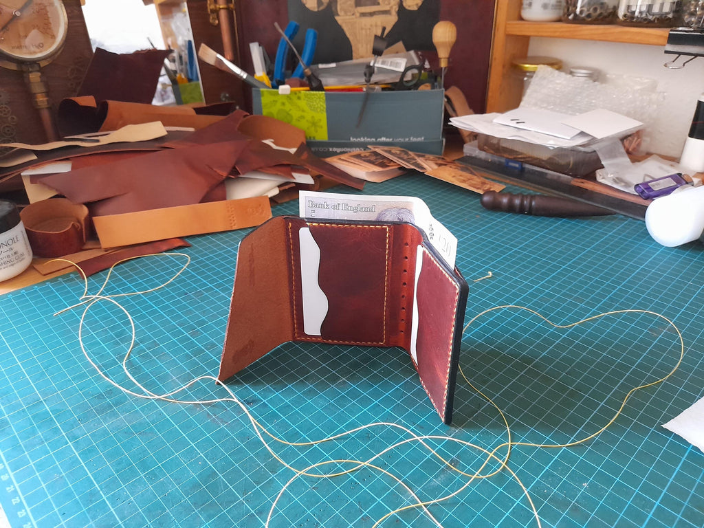 Handmade Leather Cash and Card Wallet – Hand Stitched